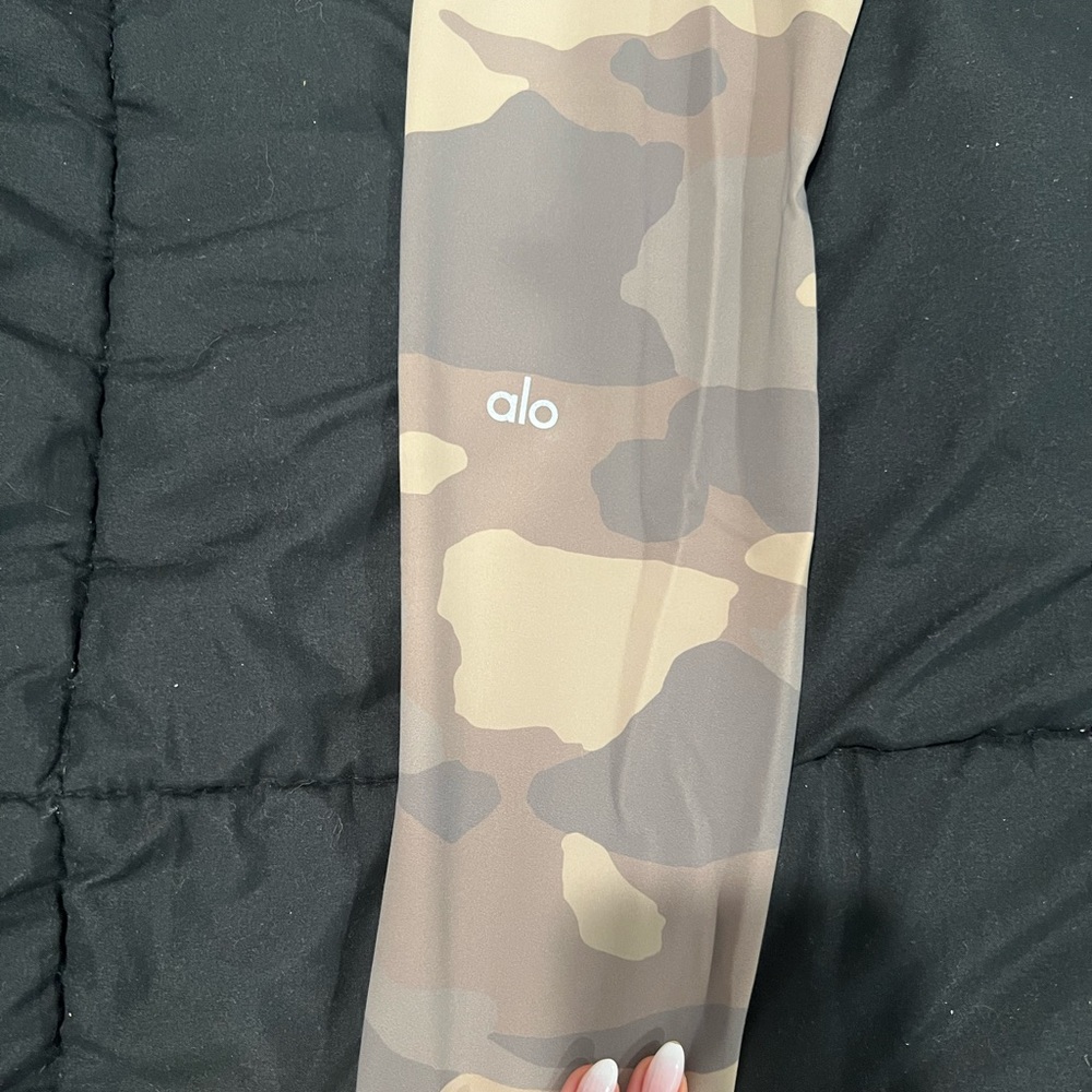 Alo - Picture 3 of 5